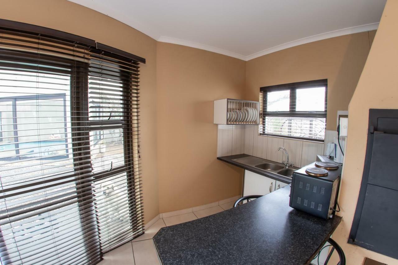 Meransha Self Catering Cc Walvis Bay Exterior photo