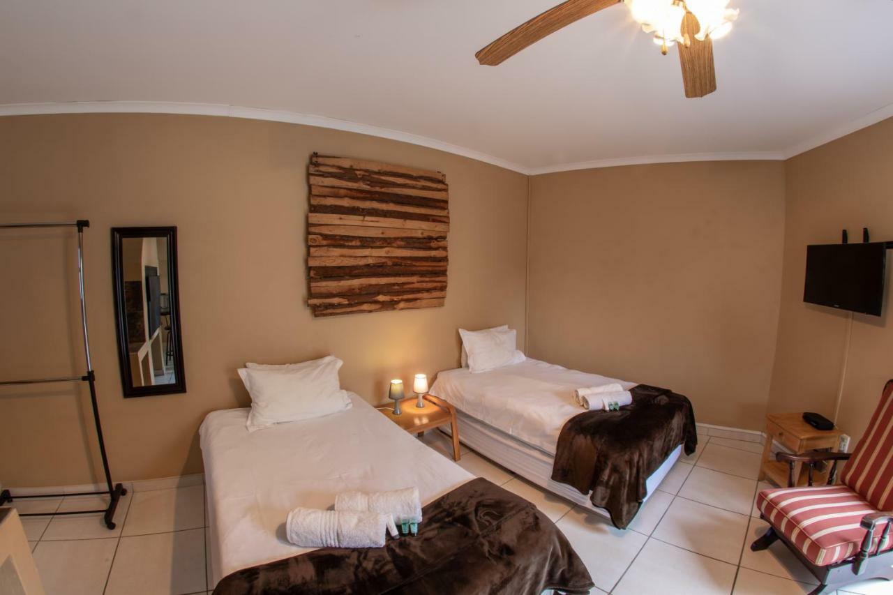Meransha Self Catering Cc Walvis Bay Exterior photo