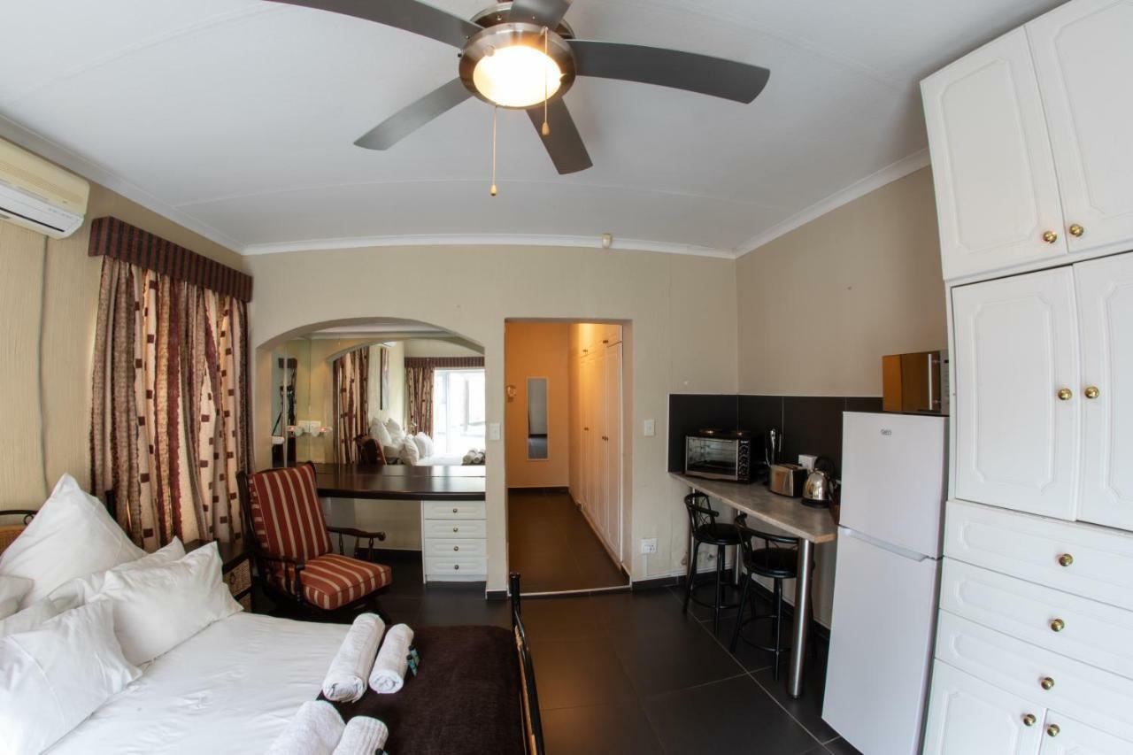 Meransha Self Catering Cc Walvis Bay Exterior photo