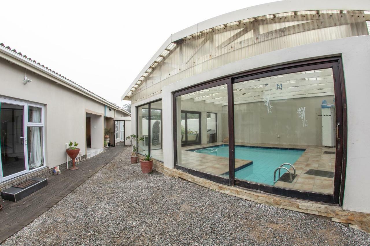 Meransha Self Catering Cc Walvis Bay Exterior photo