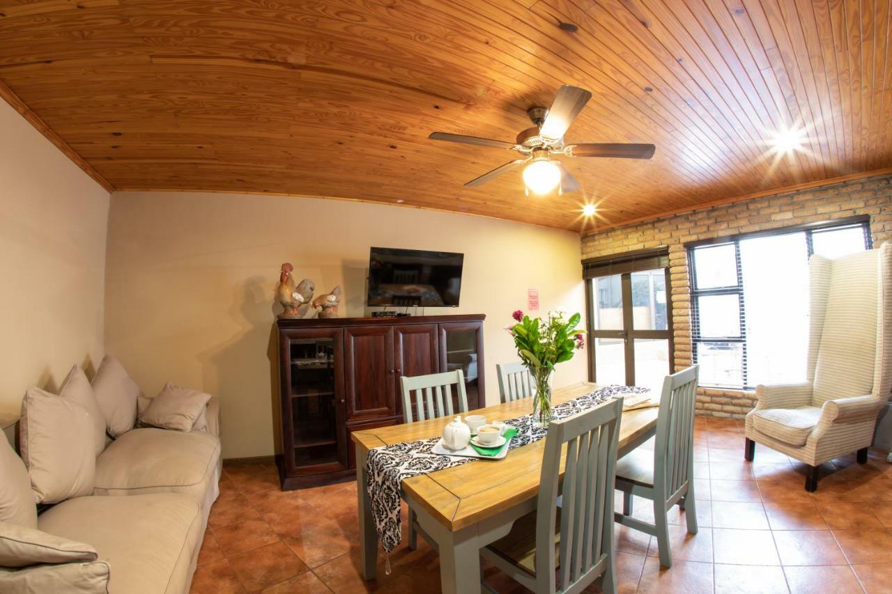 Meransha Self Catering Cc Walvis Bay Exterior photo